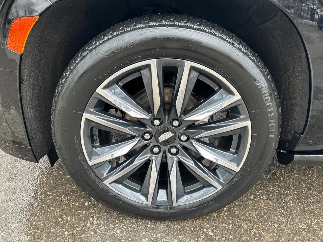 2023 Cadillac Escalade ESV Sport Super Cruise Air Suspension Power Steps AKG Photo