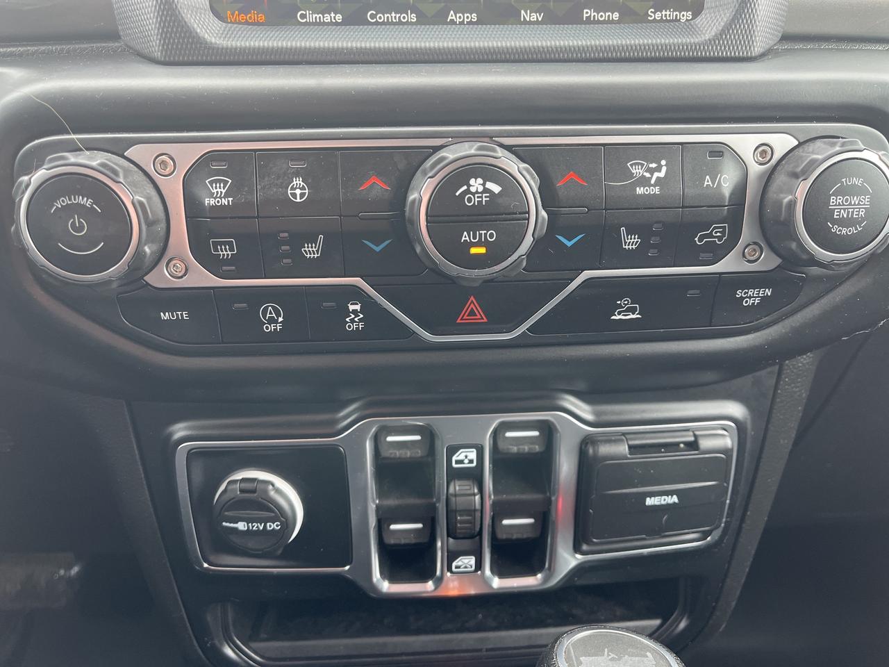 2022 Jeep Wrangler Unlimited Sahara - Htd Seats/Wheel - Nav Photo