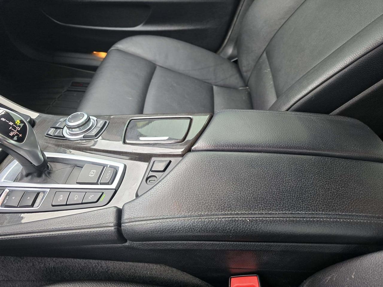 2013 BMW 5 Series 4dr Sdn 535i xDrive AWD Photo