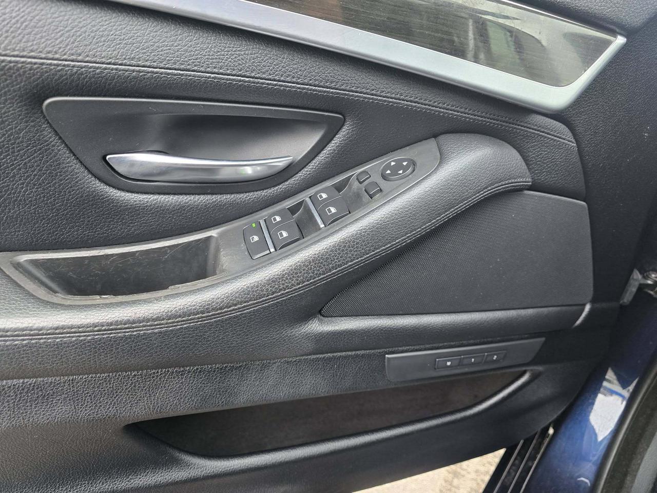 2013 BMW 5 Series 4dr Sdn 535i xDrive AWD Photo