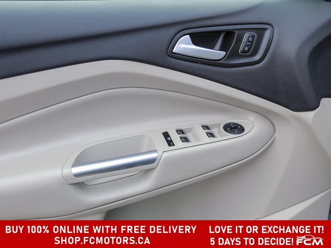 2019 Ford Escape SEL 4WD Photo