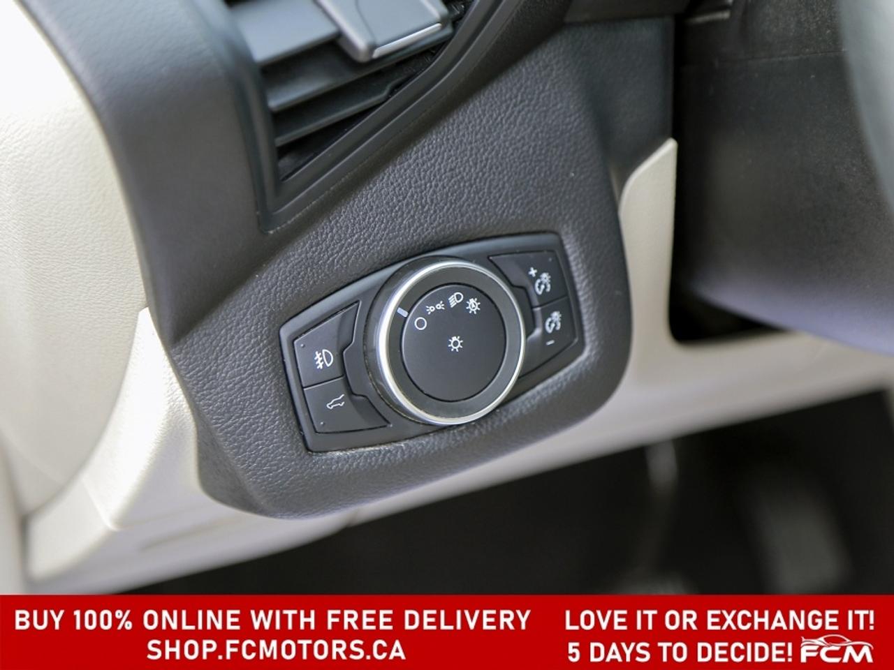 2019 Ford Escape SEL 4WD Photo