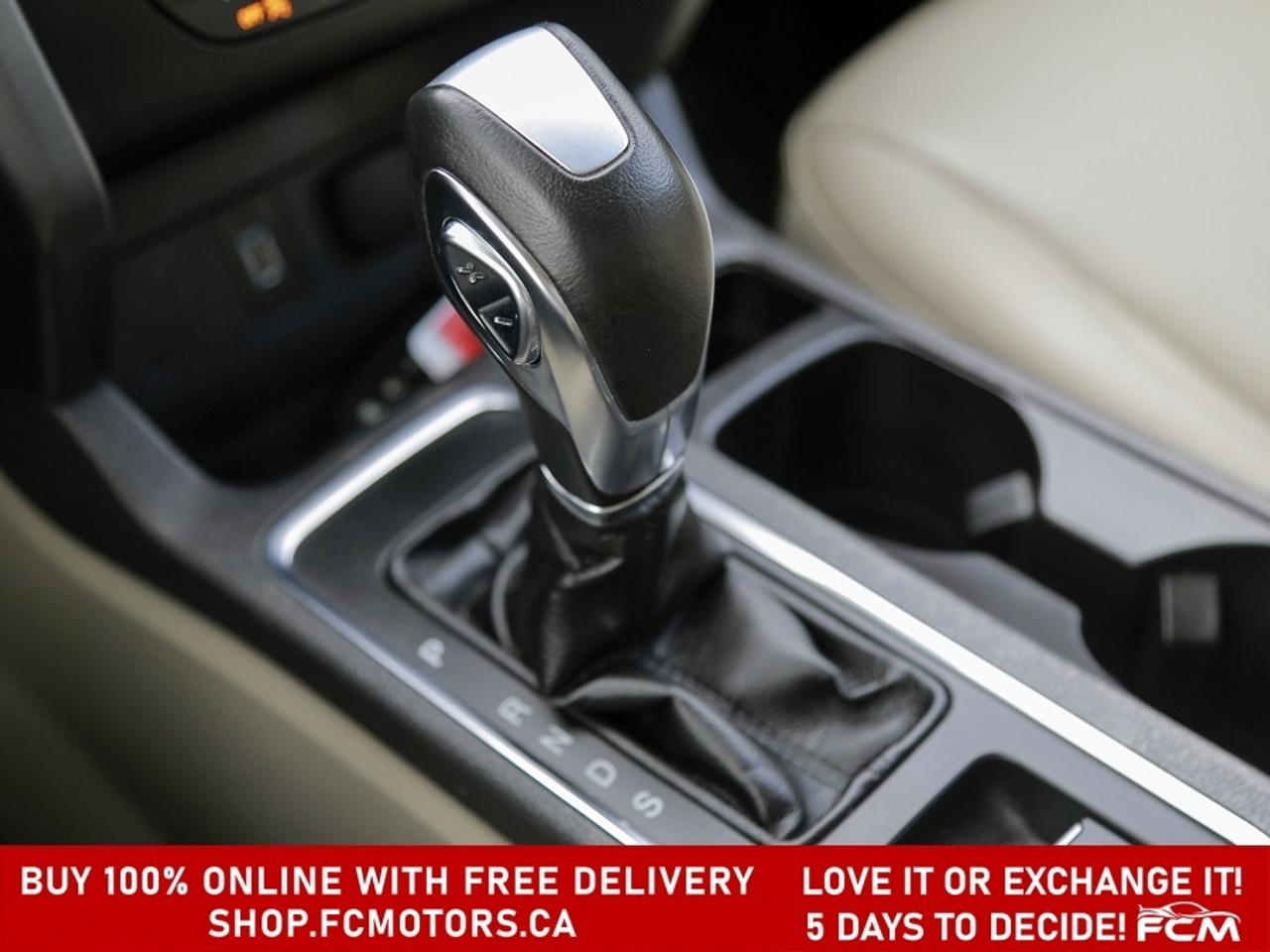 2019 Ford Escape SEL 4WD Photo