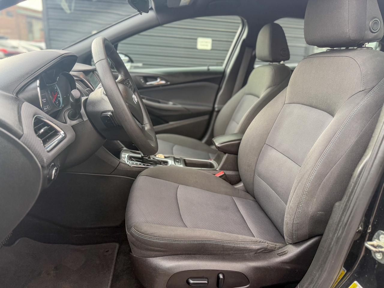 2018 Chevrolet Cruze LT-RS/NO ACCIDENTS/LOW KM/CAMERA/APPLE CARPLAY Photo