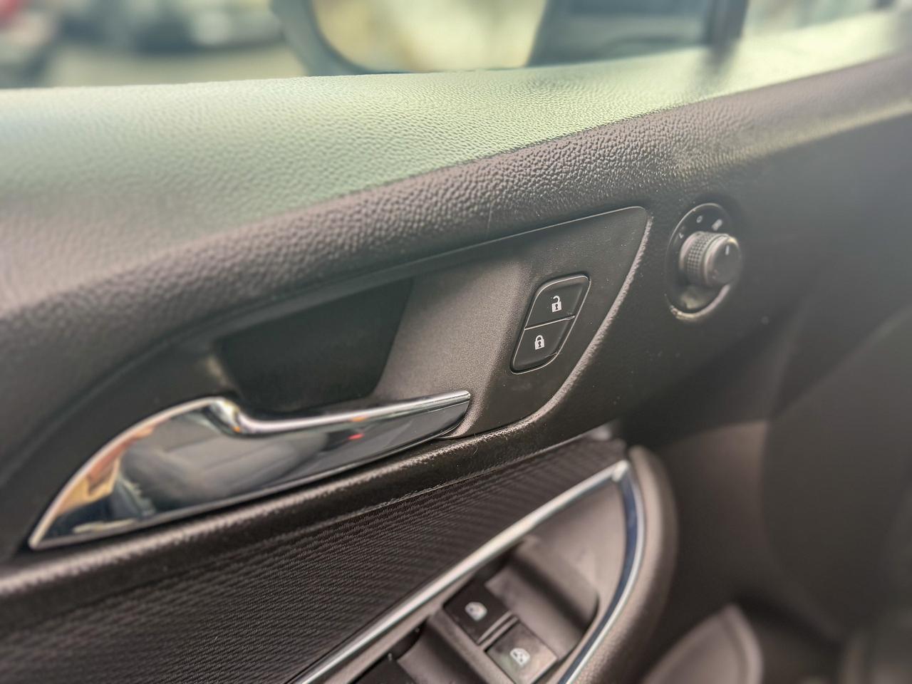 2018 Chevrolet Cruze LT-RS/NO ACCIDENTS/LOW KM/CAMERA/APPLE CARPLAY Photo