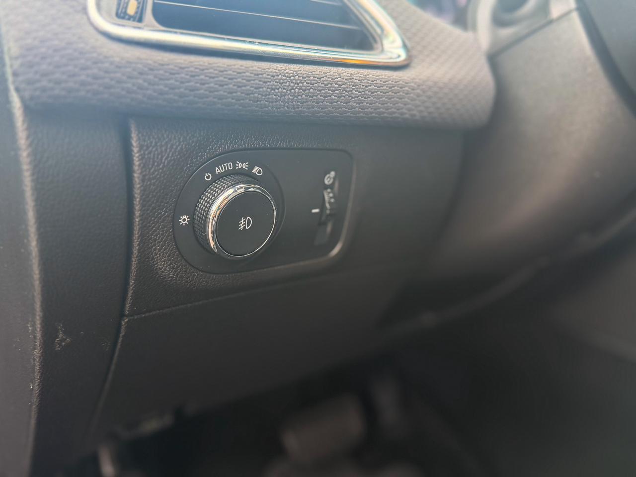 2018 Chevrolet Cruze LT-RS/NO ACCIDENTS/LOW KM/CAMERA/APPLE CARPLAY Photo