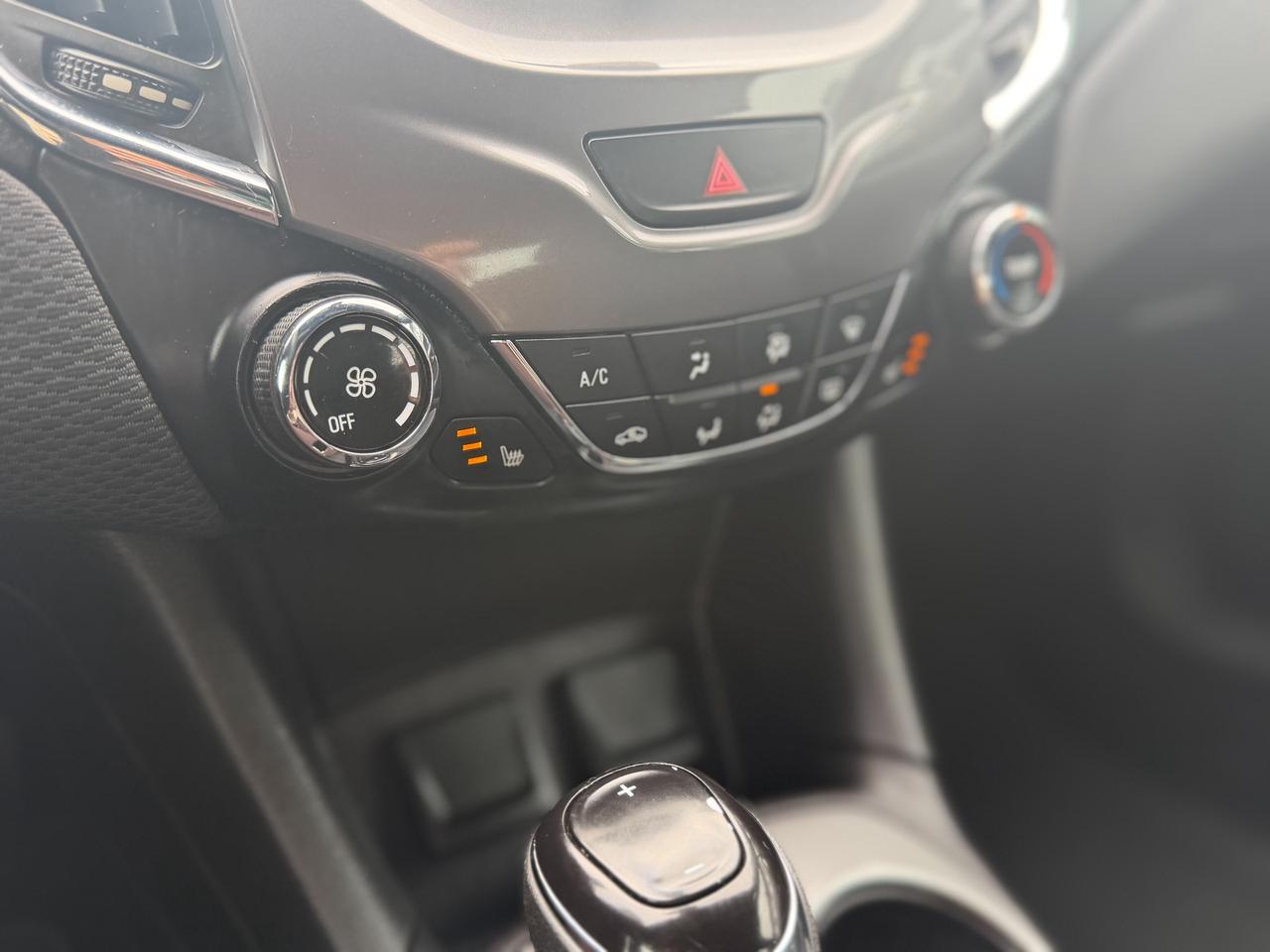 2018 Chevrolet Cruze LT-RS/NO ACCIDENTS/LOW KM/CAMERA/APPLE CARPLAY Photo
