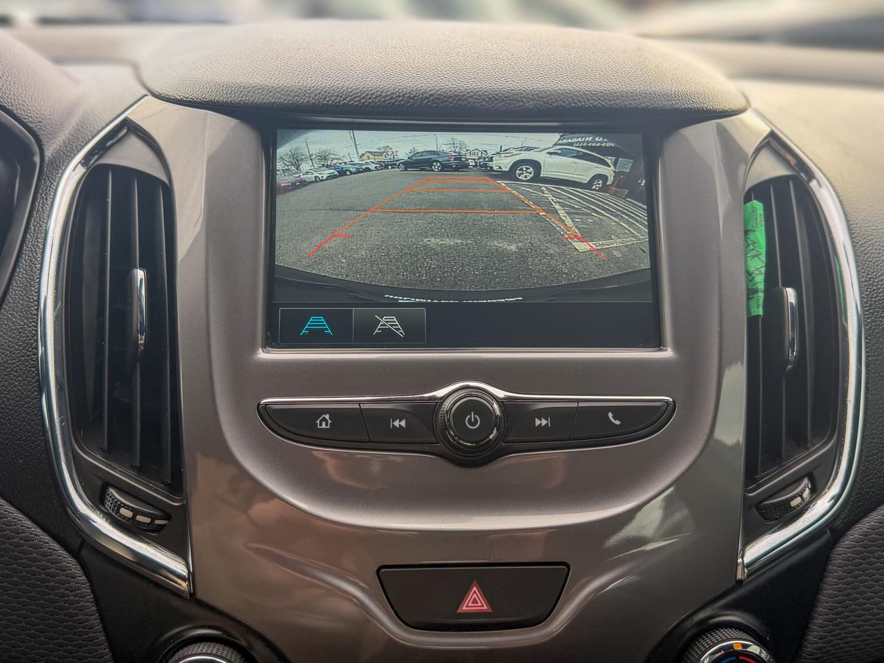 2018 Chevrolet Cruze LT-RS/NO ACCIDENTS/LOW KM/CAMERA/APPLE CARPLAY Photo