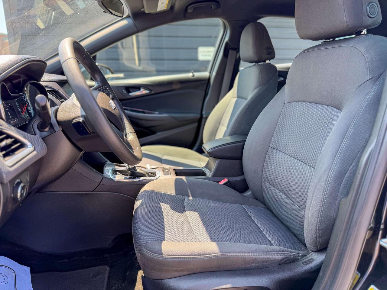 2018 Chevrolet Cruze LT-RS/NO ACCIDENTS/LOW KM/CAMERA/APPLE CARPLAY Photo