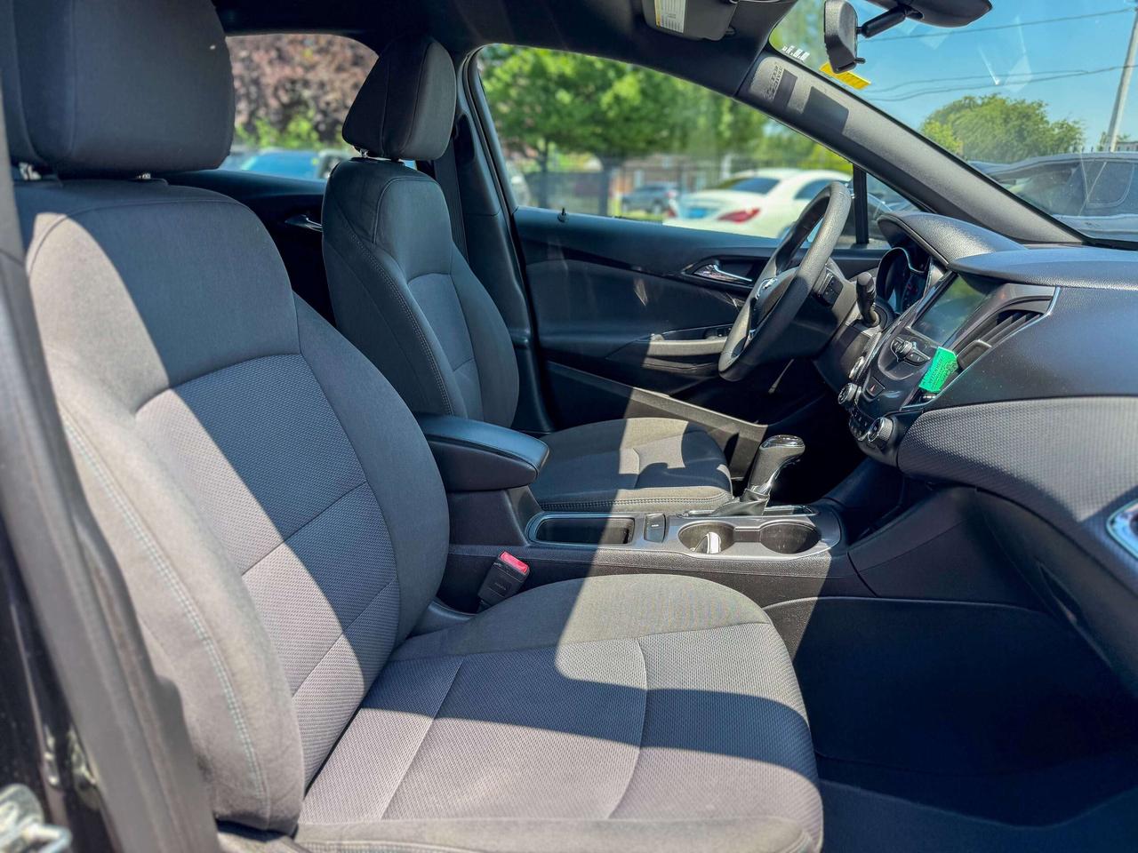 2018 Chevrolet Cruze LT-RS/NO ACCIDENTS/LOW KM/CAMERA/APPLE CARPLAY Photo