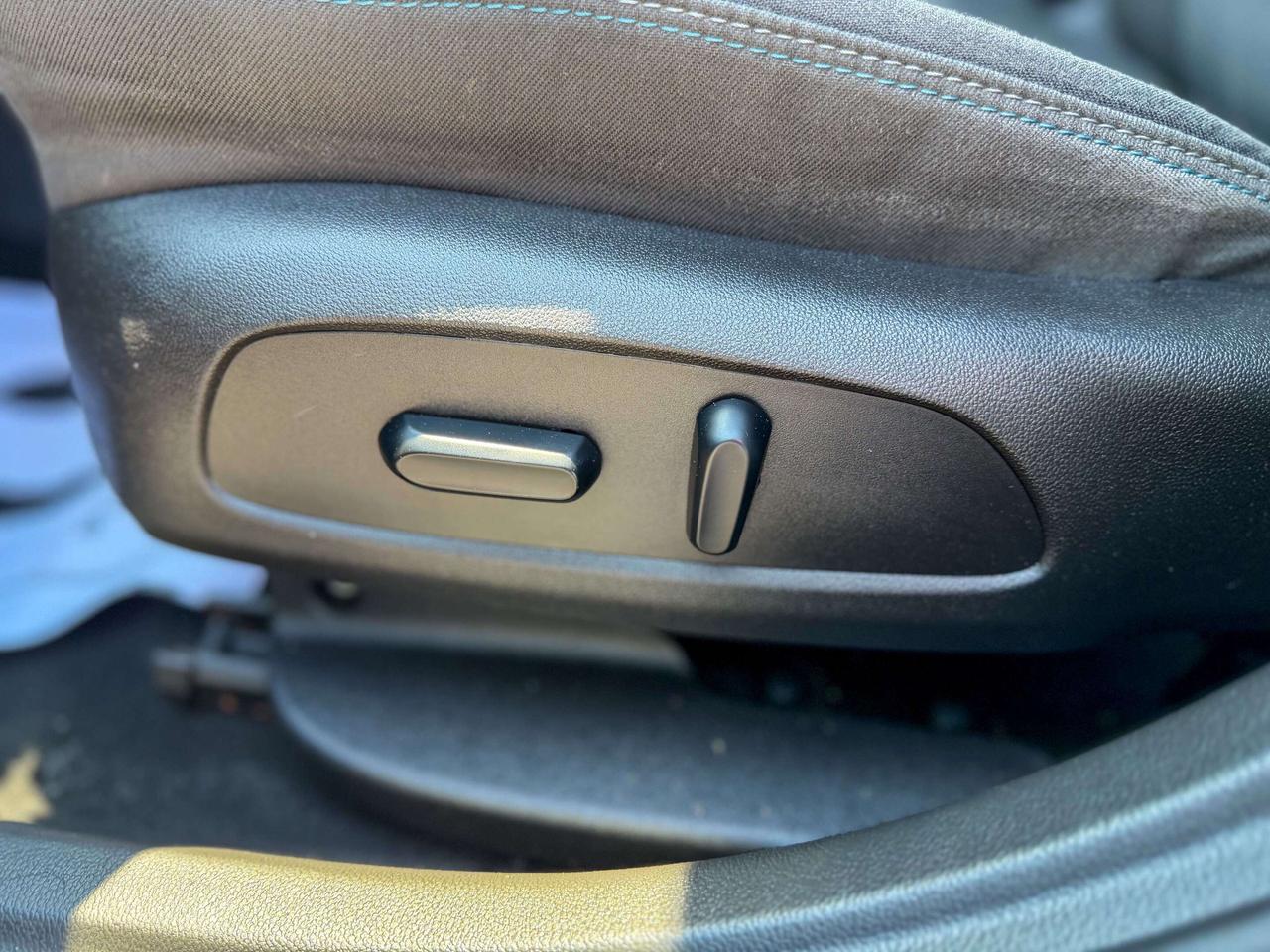 2018 Chevrolet Cruze LT-RS/NO ACCIDENTS/LOW KM/CAMERA/APPLE CARPLAY Photo