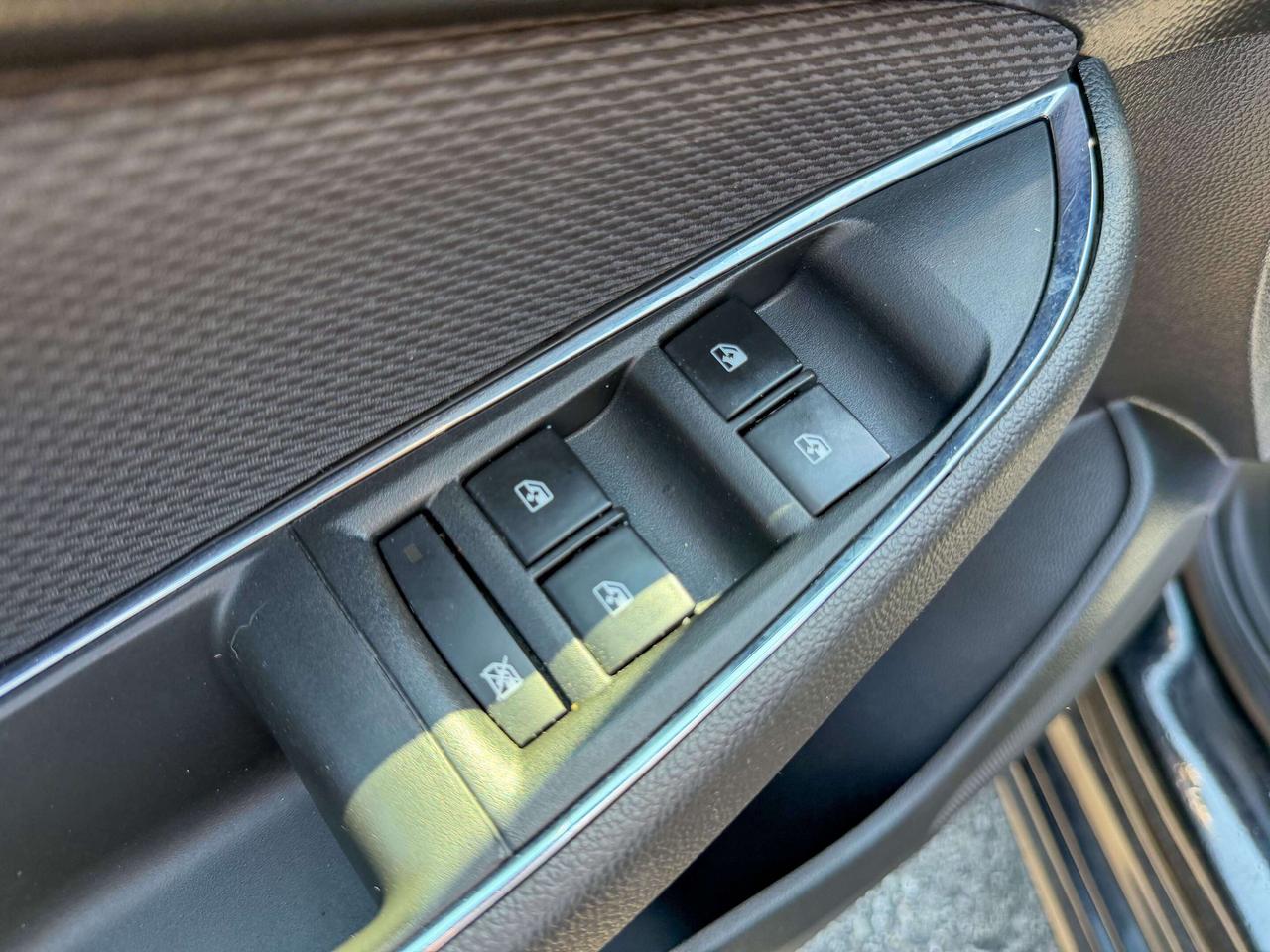 2018 Chevrolet Cruze LT-RS/NO ACCIDENTS/LOW KM/CAMERA/APPLE CARPLAY Photo
