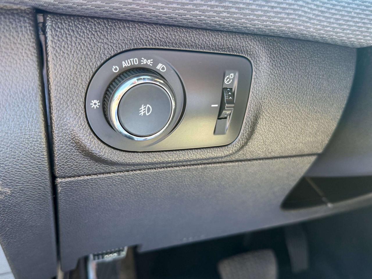 2018 Chevrolet Cruze LT-RS/NO ACCIDENTS/LOW KM/CAMERA/APPLE CARPLAY Photo