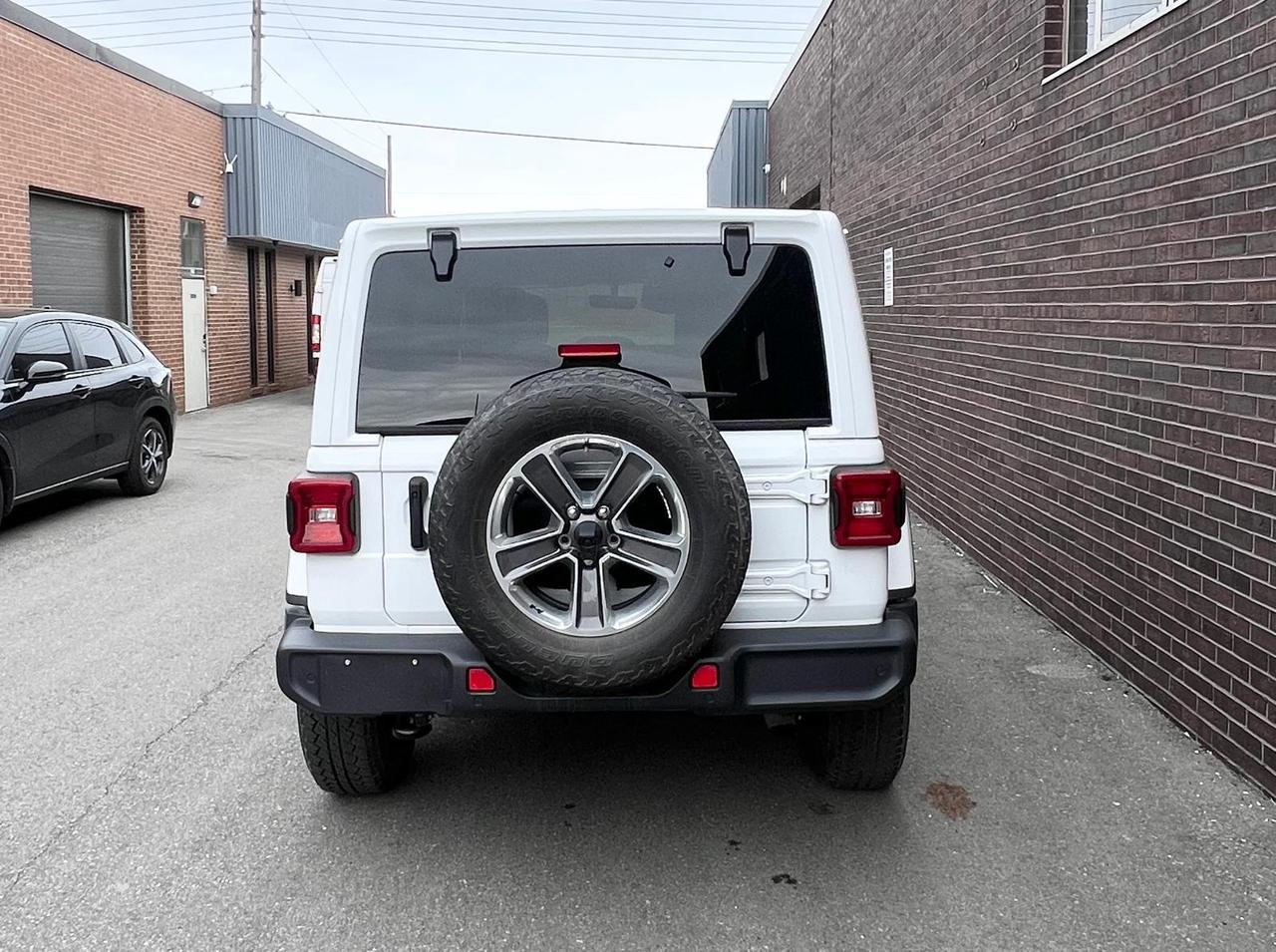 2020 Jeep WRANGLER UNLIMITED SAHARA 4x4, BACK UP CAMERA, LEATHER, REMOTE START Photo