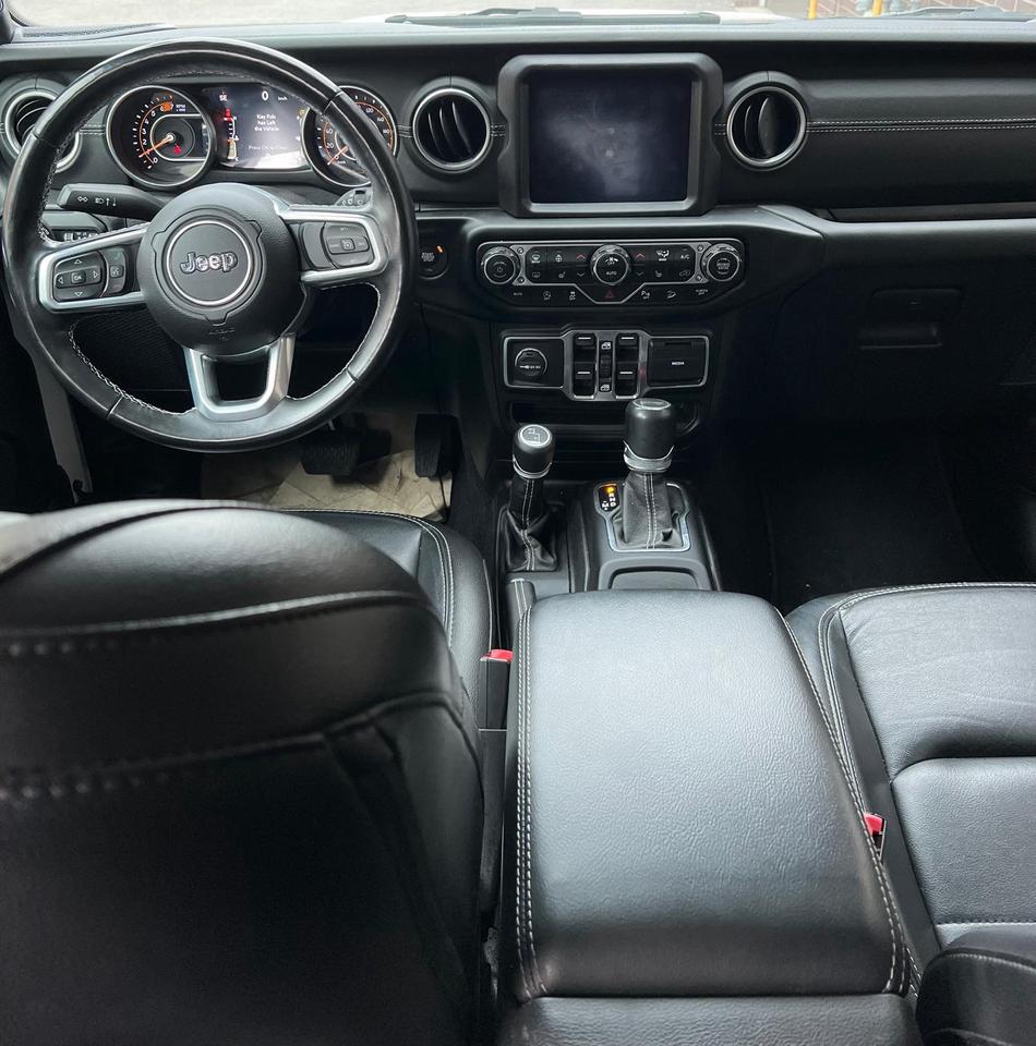 2020 Jeep WRANGLER UNLIMITED SAHARA 4x4, BACK UP CAMERA, LEATHER, REMOTE START Photo