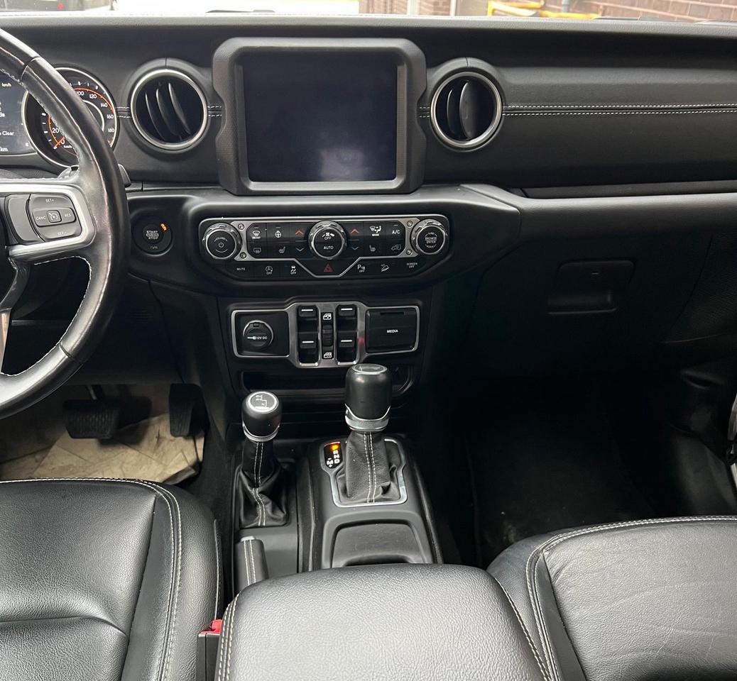 2020 Jeep WRANGLER UNLIMITED SAHARA 4x4, BACK UP CAMERA, LEATHER, REMOTE START Photo