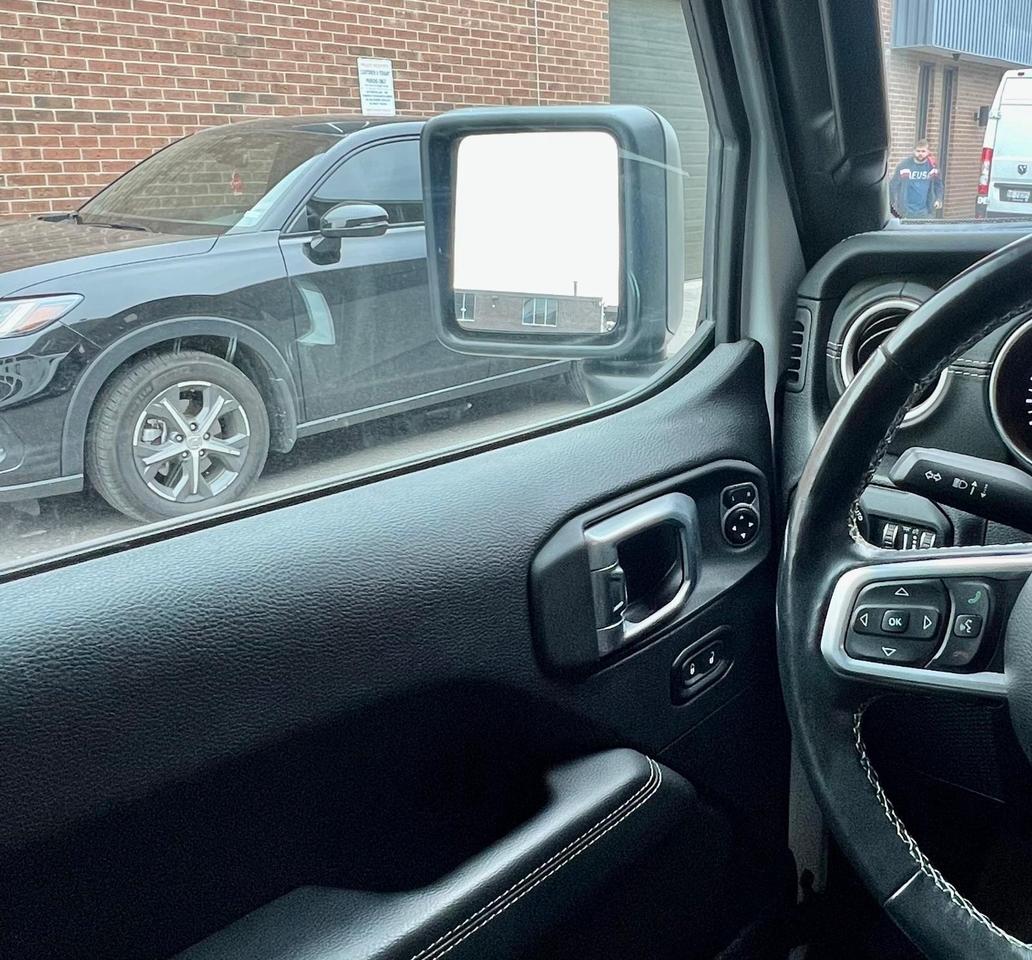 2020 Jeep WRANGLER UNLIMITED SAHARA 4x4, BACK UP CAMERA, LEATHER, REMOTE START Photo