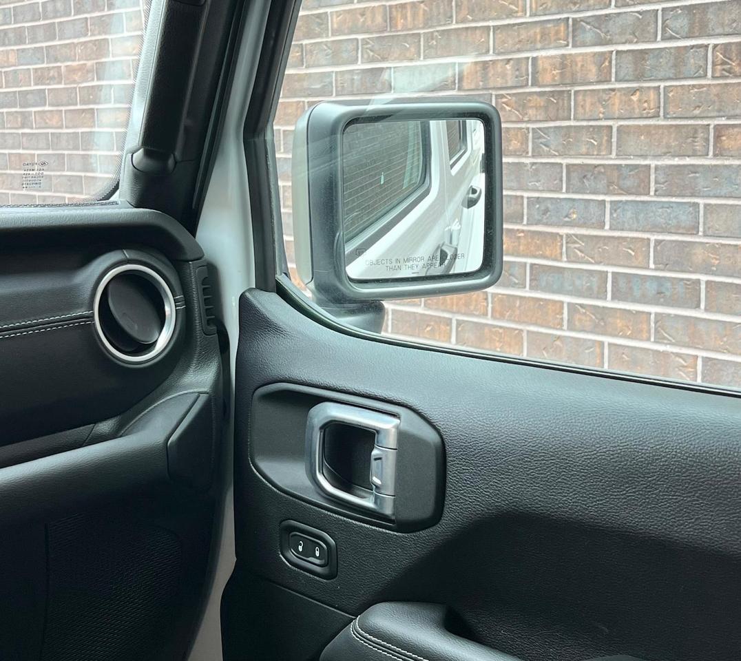 2020 Jeep WRANGLER UNLIMITED SAHARA 4x4, BACK UP CAMERA, LEATHER, REMOTE START Photo