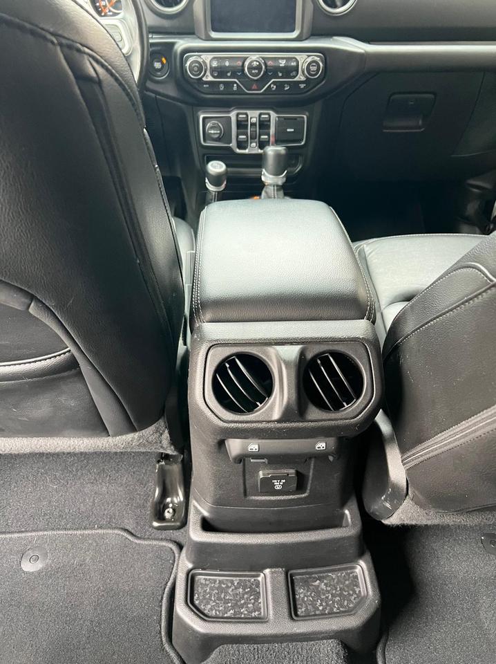 2020 Jeep WRANGLER UNLIMITED SAHARA 4x4, BACK UP CAMERA, LEATHER, REMOTE START Photo