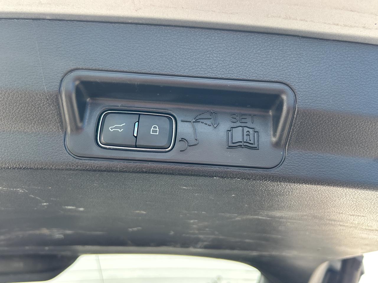 2021 Ford Explorer XLT   Clean Carfax Photo