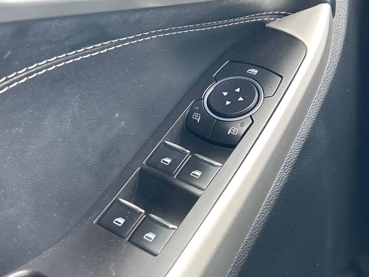 2021 Ford Explorer XLT   Clean Carfax Photo