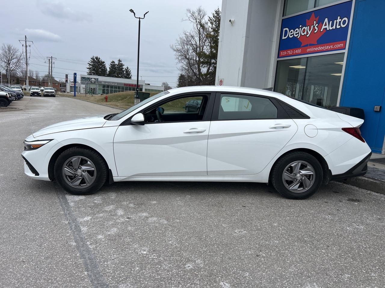 2024 Hyundai Elantra Essential   Clean Carfax Photo