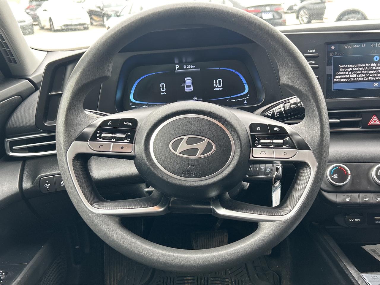 2024 Hyundai Elantra Essential   Clean Carfax Photo