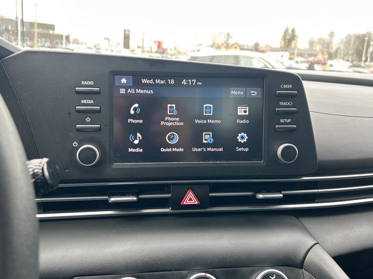 2024 Hyundai Elantra Essential   Clean Carfax Photo