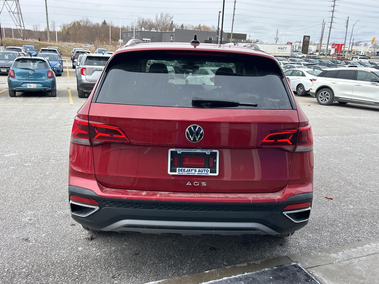 2024 Volkswagen Taos Comfortline   Pano Roof Photo3