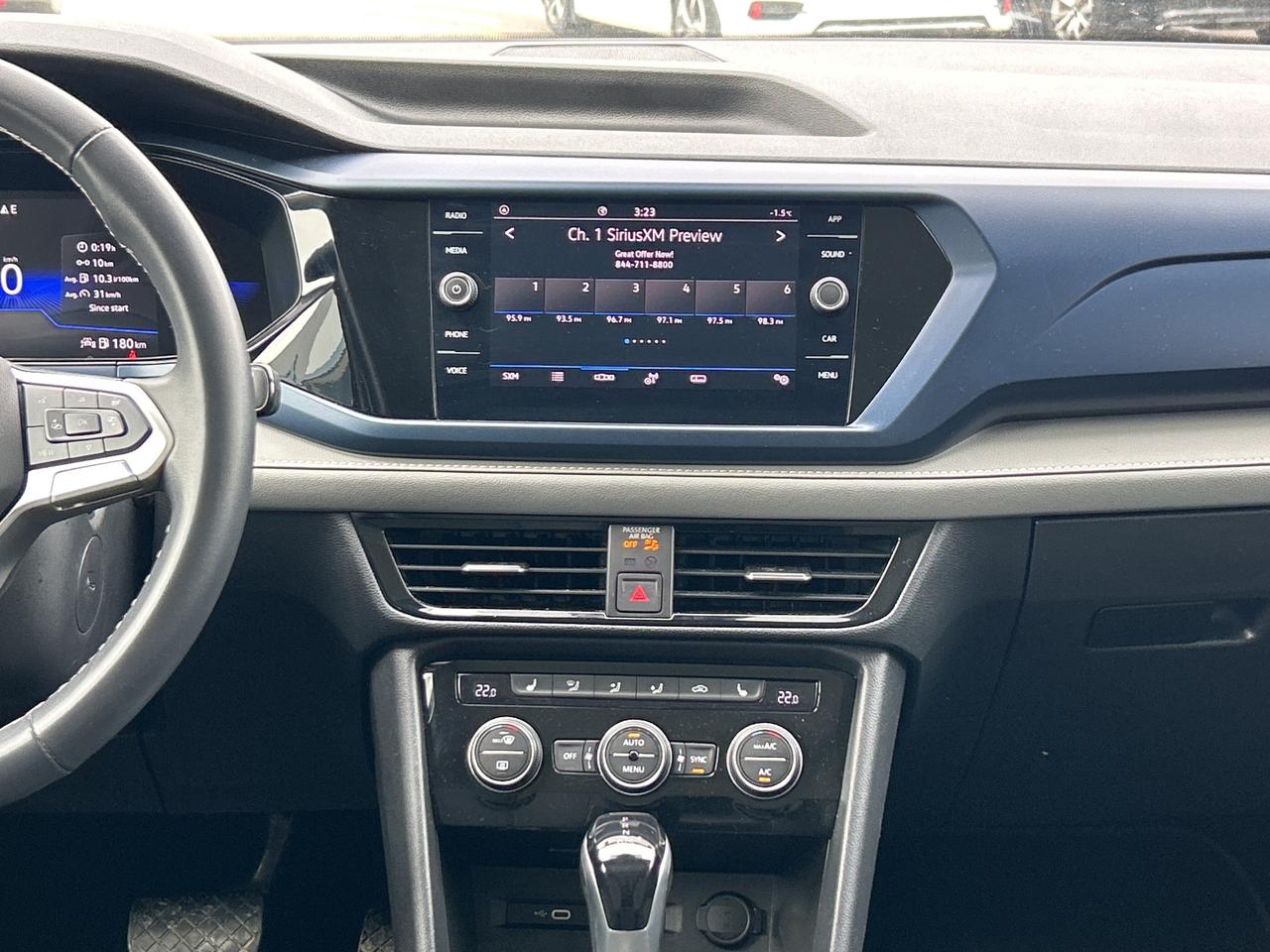 2024 Volkswagen Taos Comfortline   Pano Roof Photo