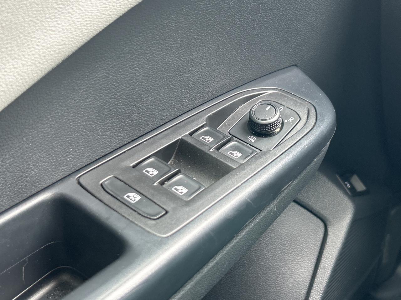 2024 Volkswagen Taos Comfortline   Pano Roof Photo