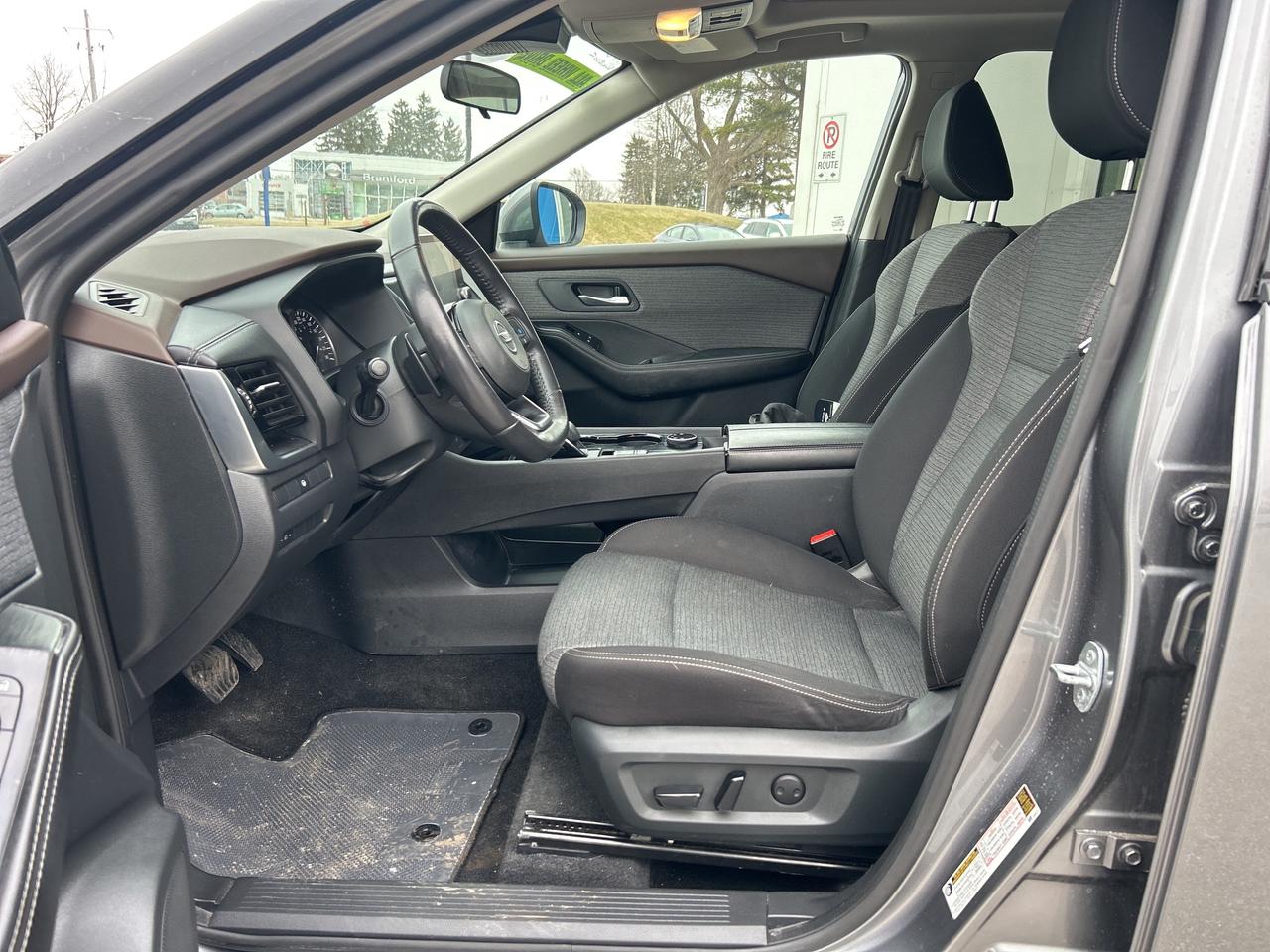 2021 Nissan Rogue SV   Clean Carfax Photo