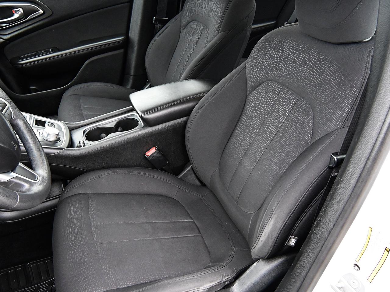 2015 Chrysler 200 LX ~Bluetooth ~Power Locks + Mirrors ~LOW KM! Photo
