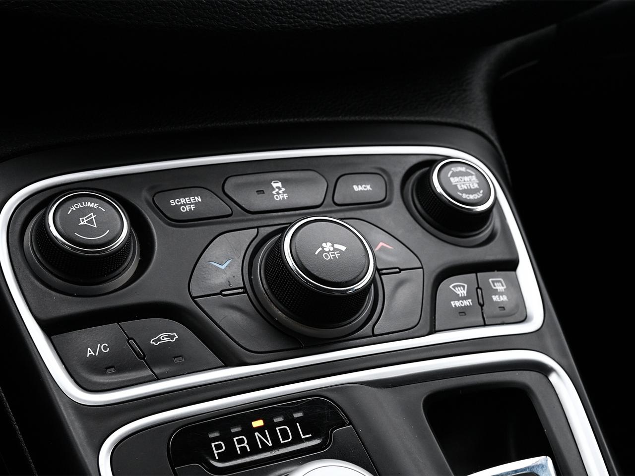 2015 Chrysler 200 LX ~Bluetooth ~Power Locks + Mirrors ~LOW KM! Photo