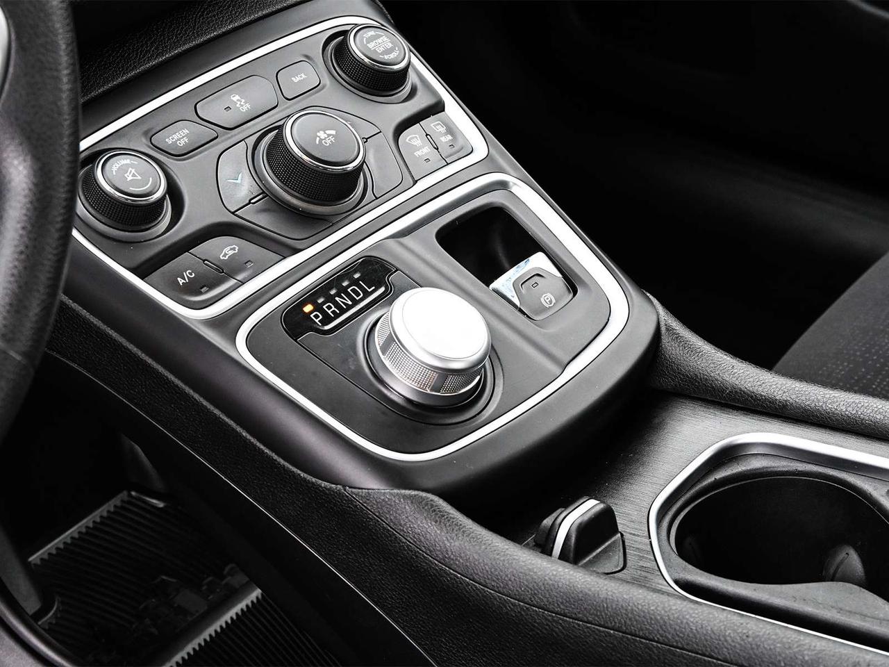 2015 Chrysler 200 LX ~Bluetooth ~Power Locks + Mirrors ~LOW KM! Photo