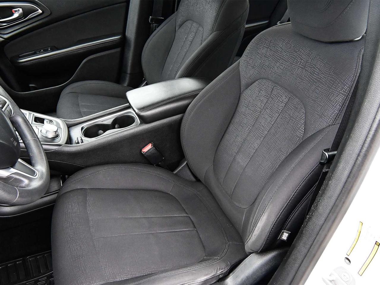 2015 Chrysler 200 LX ~Bluetooth ~Power Locks + Mirrors ~LOW KM! Photo