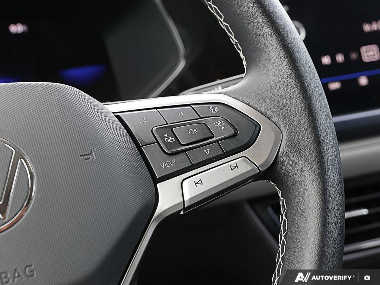2024 Volkswagen Taos Comfortline 4Motion Photo