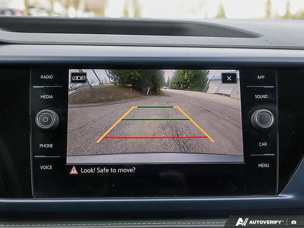 2024 Volkswagen Taos Comfortline 4Motion Photo