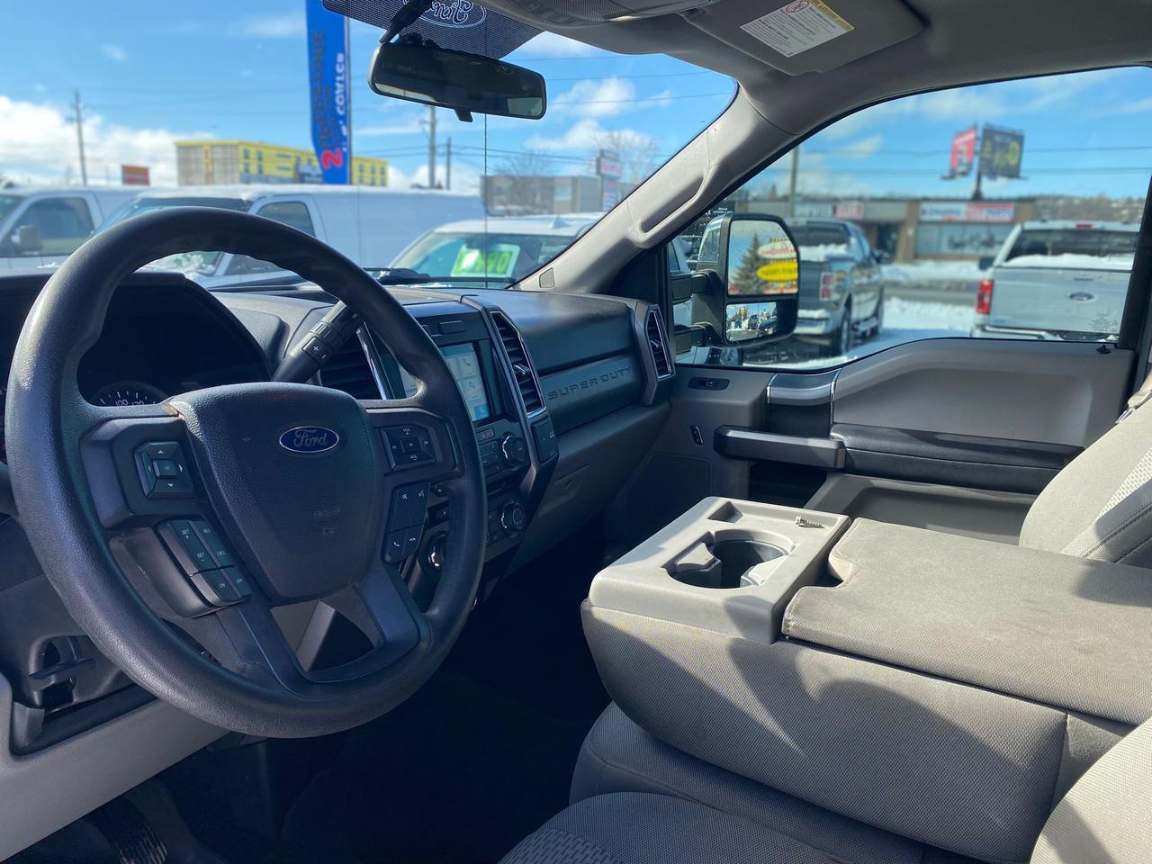 2017 Ford F-250 XLT Super Crew 4x4 ~Nav ~Heated Seats ~Bluetooth Photo