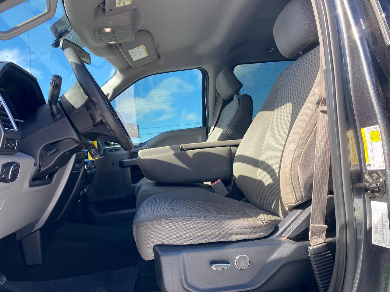 2017 Ford F-250 XLT Super Crew 4x4 ~Nav ~Heated Seats ~Bluetooth Photo