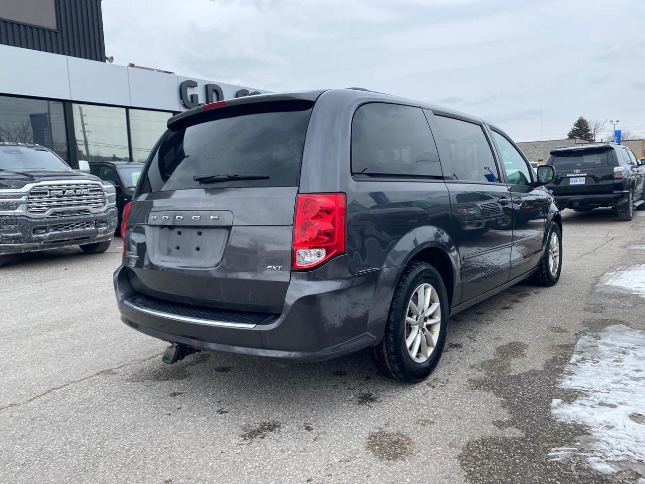 2016 Dodge Grand Caravan SXT ~Heated Mirrors ~Alloys ~Stow 'N Go ~Cam ~A/C Photo3