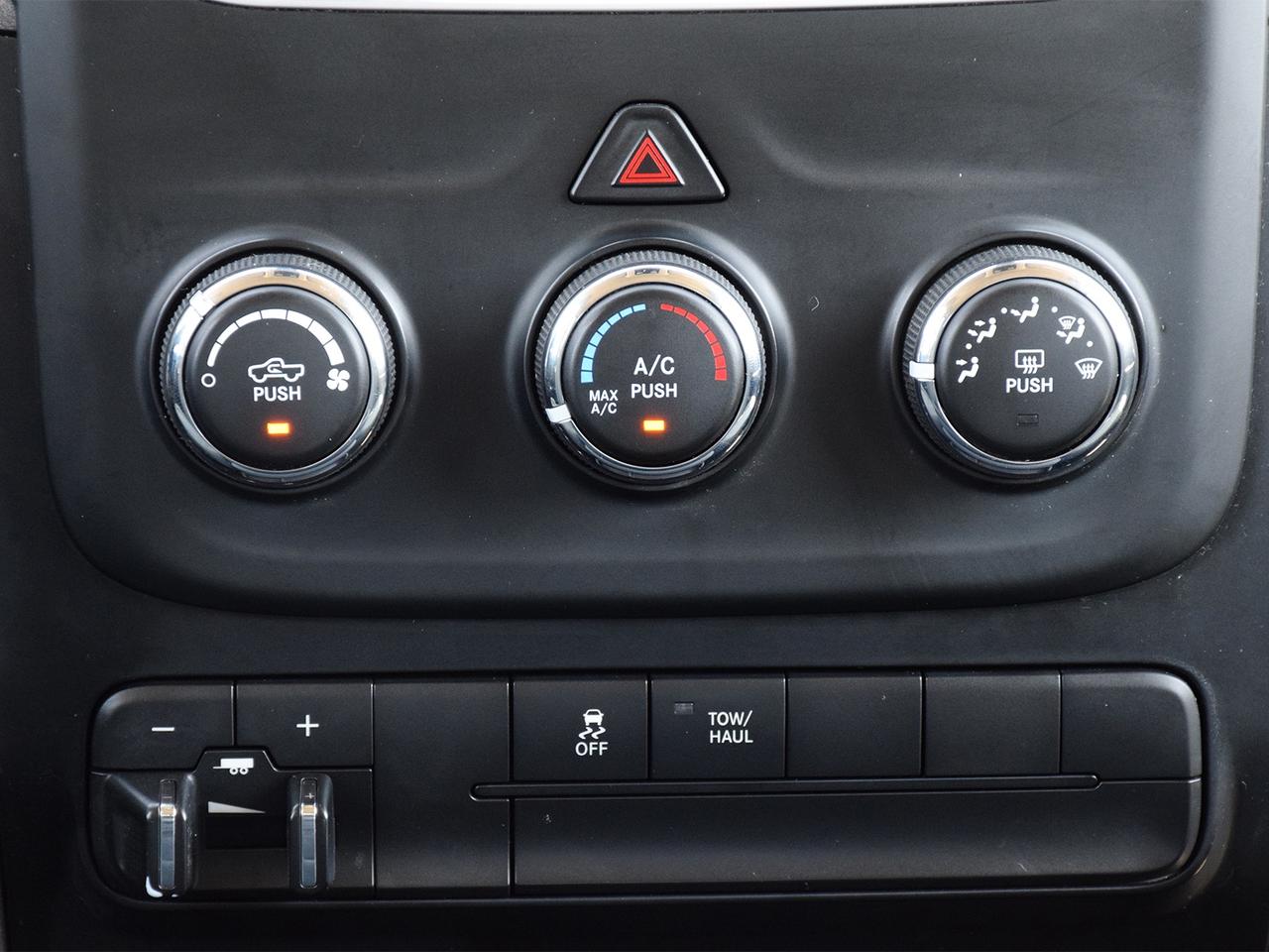 2018 RAM 1500 Express Crew Cab 4x4 ~HEMI ~Bluetooth ~Camera ~20s Photo
