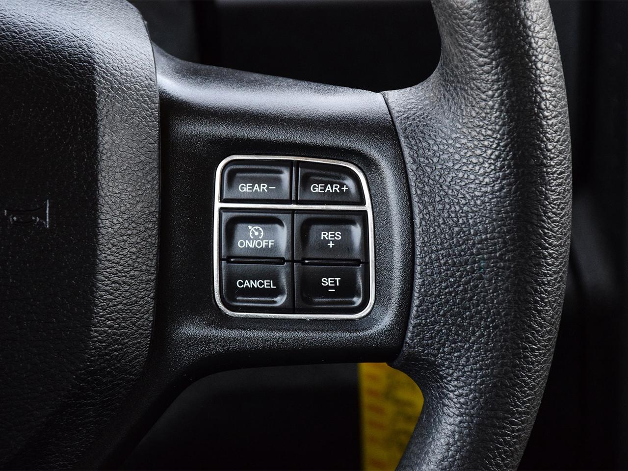 2018 RAM 1500 Express Crew Cab 4x4 ~HEMI ~Bluetooth ~Camera ~20s Photo