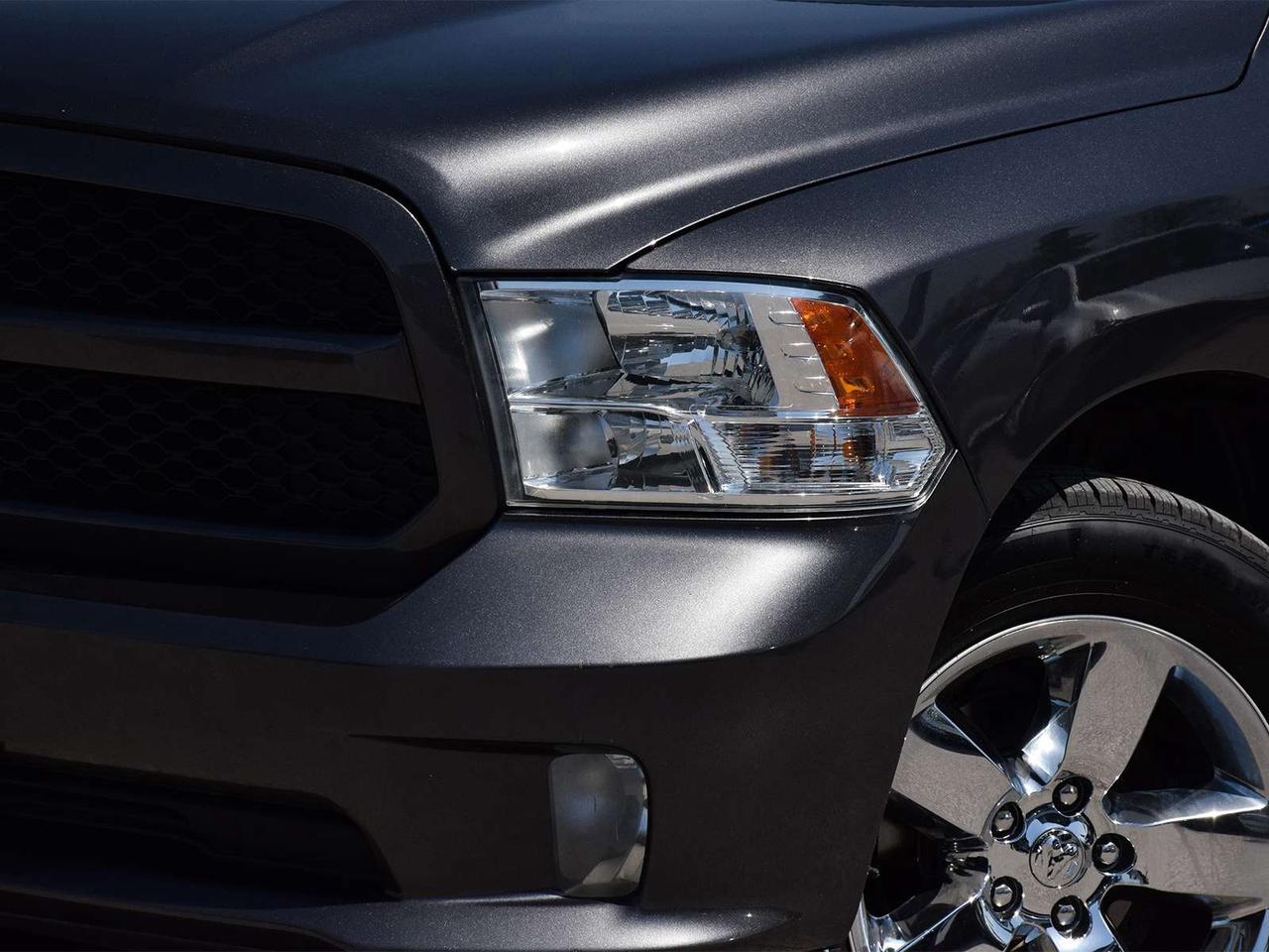 2018 RAM 1500 Express Crew Cab 4x4 ~HEMI ~Bluetooth ~Camera ~20s Photo