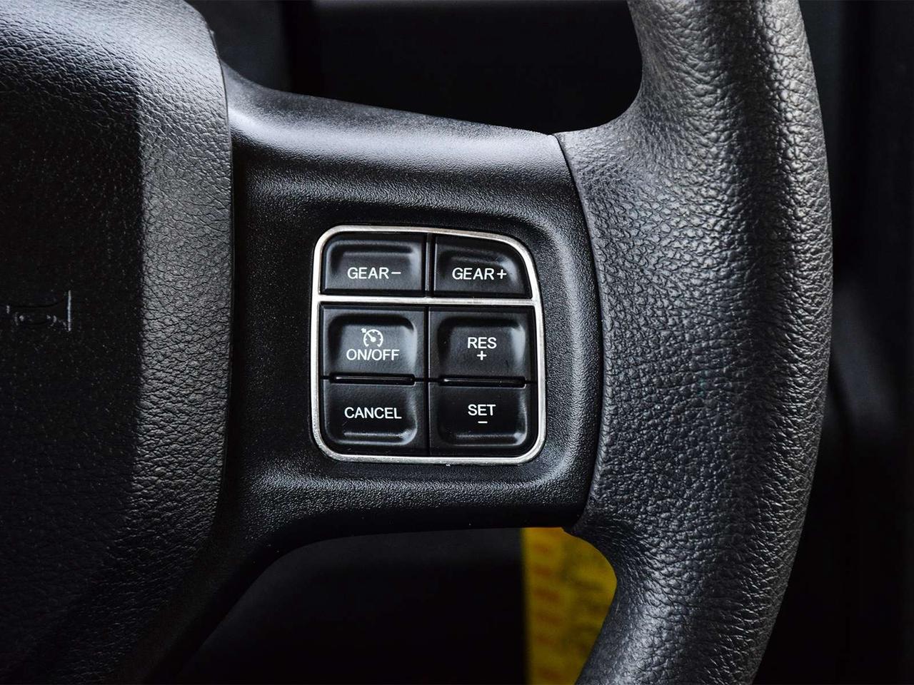 2018 RAM 1500 Express Crew Cab 4x4 ~HEMI ~Bluetooth ~Camera ~20s Photo
