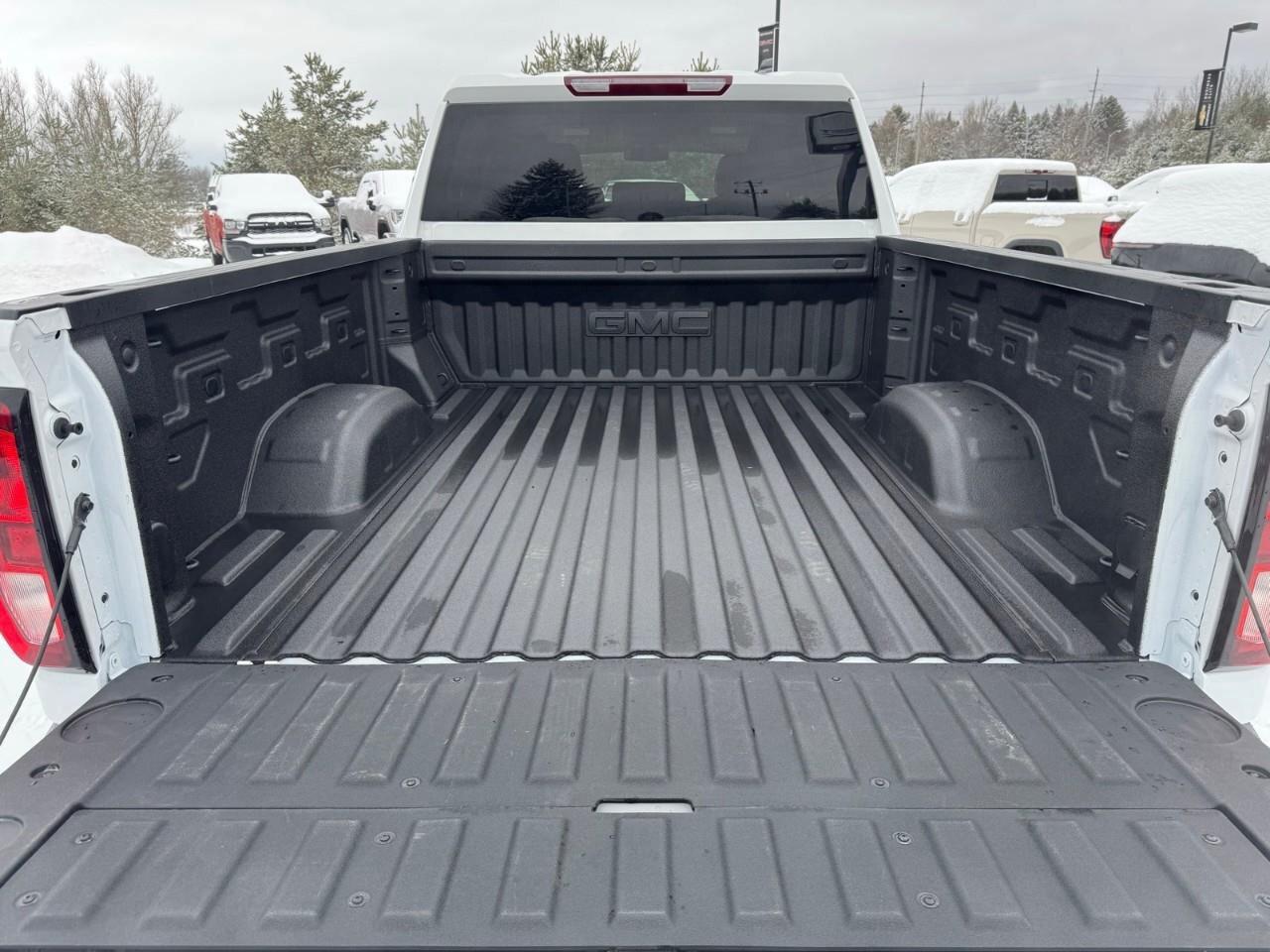 2023 GMC SIERRA 2500HD SLETrailer Brake Controller   Remote Start   Heate Photo