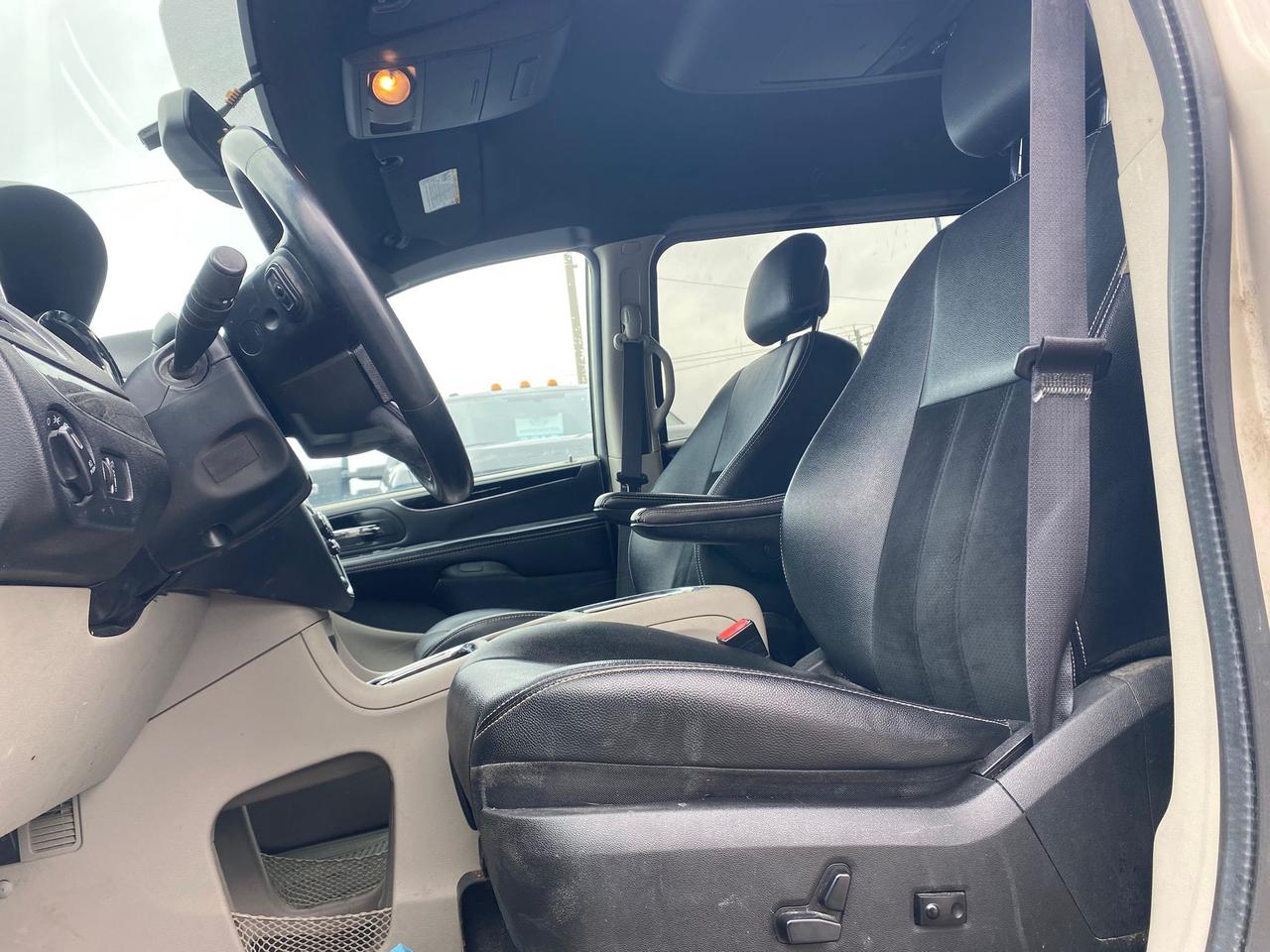 2016 Dodge Grand Caravan SXT ~Leather ~Cam ~Bluetooth ~Stow 'N Go ~Alloys Photo