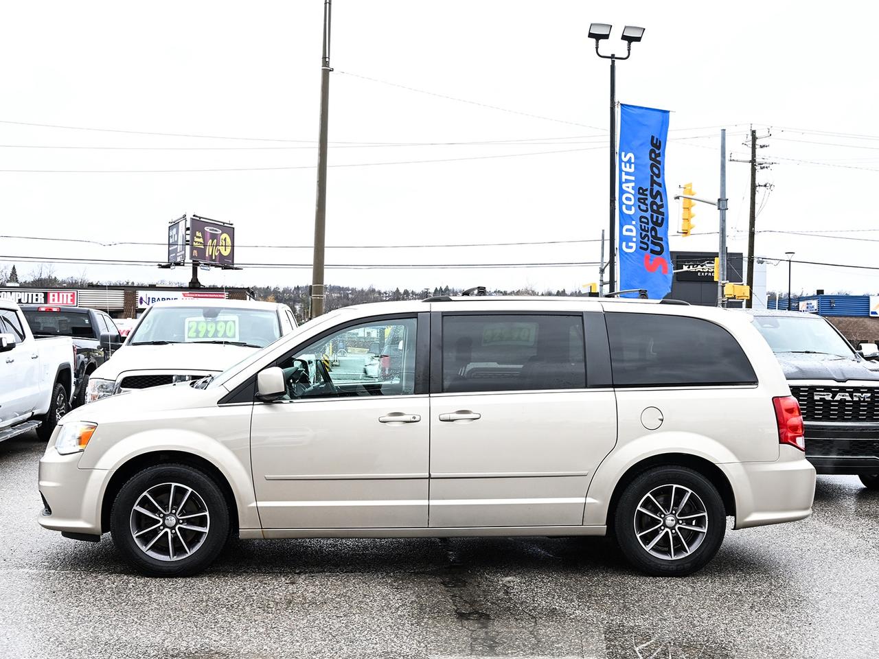2016 Dodge Grand Caravan SXT ~Leather ~Cam ~Bluetooth ~Stow 'N Go ~Alloys Photo3