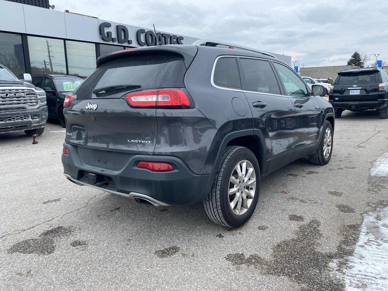 2016 Jeep Cherokee Limited 4x4 ~Nav ~Leather ~Moonroof ~Bluetooth Photo