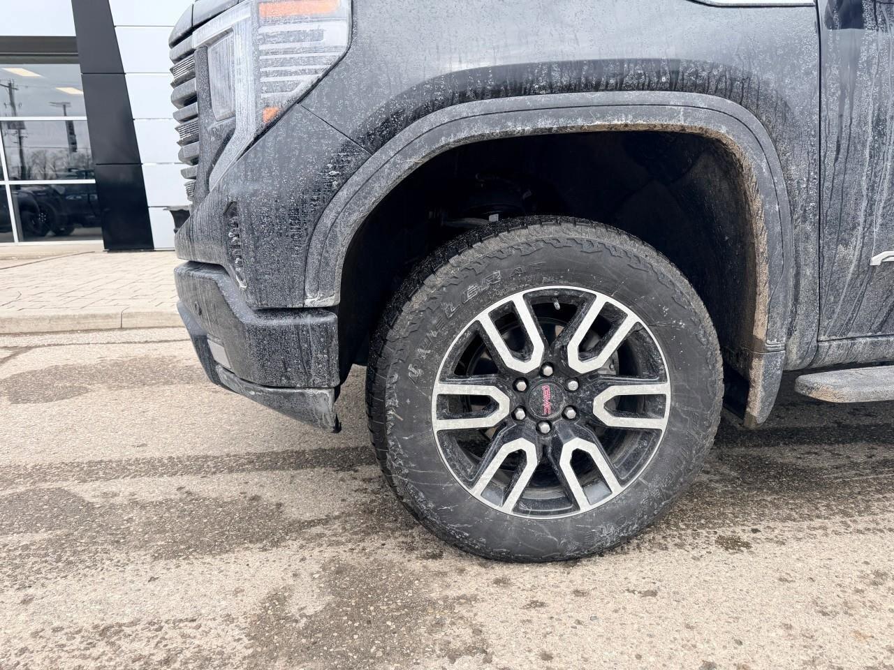 2025 GMC Sierra 1500 4WD Crew Cab 147  AT4 Photo